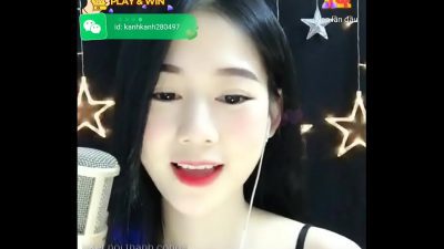 Cô nàng hư hỏng lên mạng live show vú nhìn đĩ ghê