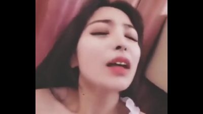 Gái xinh làm tình với bạn trai mà mặt phê pha vãi cặc